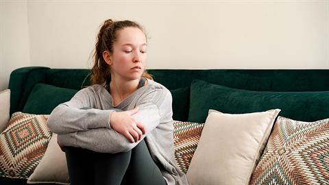 Ο αρραβωνιαστικός μου θέλει να σταματήσω τη δουλειά μόλις κάνουμε παιδάκι ενώ εγώ όχι