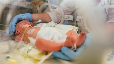 «Κάποιες μανούλες δεν είδαν τα μωρά τους μόλις τα γέννησαν - μπήκαν κατευθείαν στη ΜΕΝΝ»