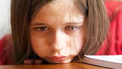 Η κόρη μου δυσκολεύεται με τα μαθήματα του δημοτικού - μήπως έχει κάποια μαθησιακή δυσκολία;