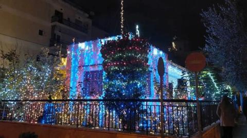 Το πιο... χριστουγεννιάτικο σπίτι βρίσκεται στο Χαλάνδρι: έχει 20.000 λαμπάκια!