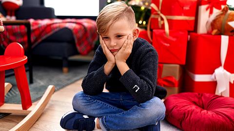 Φέτος τα Χριστούγεννα, αφήστε το παιδί να βαρεθεί - κάνει καλό στην υγεία!