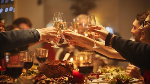 5 τύποι συγγενών που συναντάς στο χριστουγεννιάτικο ρεβεγιόν 