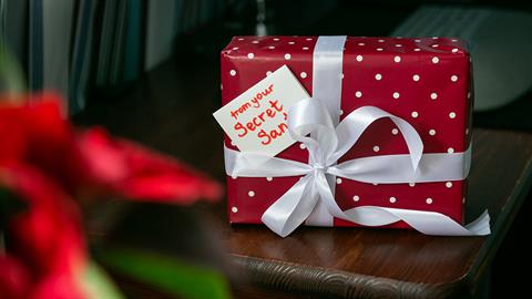 5 δωράκια έως €10  για να κάνεις τη διαφορά στο secret santa