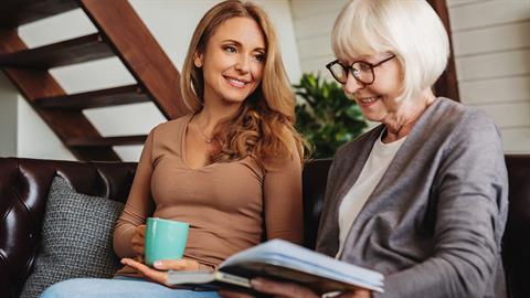 «Είμαι 41, εξαρτώμαι απολύτως από τη μαμά μου και είμαι ok με αυτό»