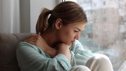 Ο γιος μου δείχνει περισσότερη αδυναμία στον μπαμπά του κι εγώ νιώθω πάντα δεύτερη