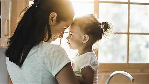 «Η καλύτερη επένδυση μιας κοινωνίας είναι στις εγκύους και στα 5 πρώτα χρόνια του παιδιού»