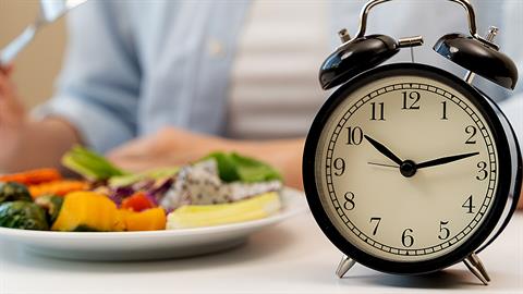 Διαλειμματική νηστεία: είναι ασφαλής για τις γυναίκες; Τι λένε οι ειδικοί