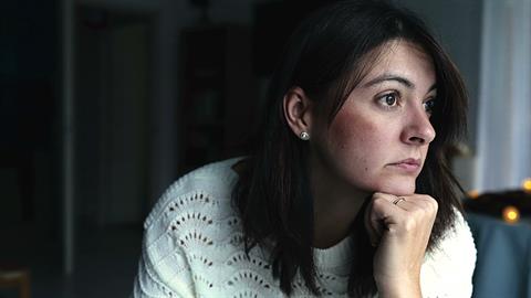 Ο 3χρονος γιος μου δεν με θέλει καθόλου μετά τη γέννηση της αδερφής του - τι να κάνω;