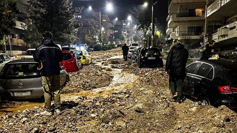 Νεκρή γυναίκα στην Άνω Γλυφάδα: παρασύρθηκε από τα νερά της βροχής