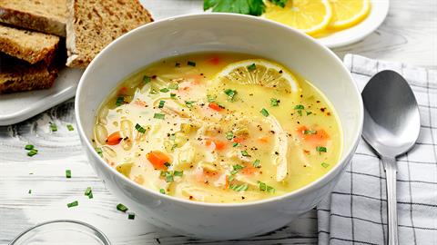 Κοτόσουπα με λαχανικά για τις κρύες νύχτες του χειμώνα