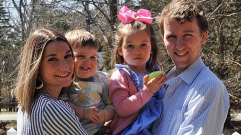 35χρονη έστειλε τον άντρα της για φαγητό, έπνιξε τα παιδιά της και πήδηξε στο κενό