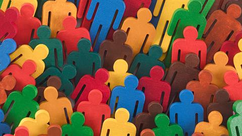 Το δημογραφικό δεν λύνεται κατηγορώντας τις γυναίκες που δεν κάνουν παιδιά! 