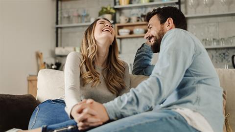 Η σημασία της επικοινωνίας στη σχέση: 5 απλές συνήθειες που κάνουν τη σχέση σας ισχυρότερη