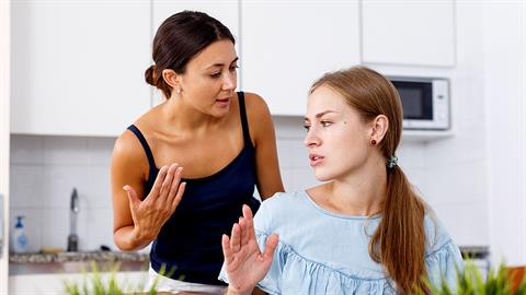 «Αρνούμαι να μοιραστώ την κληρονομιά με την αδερφή μου – δεν της αξίζει ούτε ευρώ»