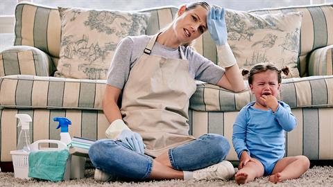 Τακτοποιημένα σπίτια, χαμογελαστά παιδιά και μαμάδες που τα προλαβαίνουν όλα: γίνεται;