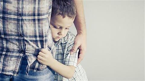 Ο 4χρονος γιος μου δεν θέλει να μιλάει σε ανθρώπους που δεν γνωρίζει καλά