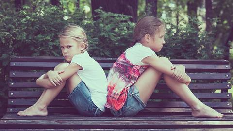 Σημάδια ότι το παιδί έχει ένα τοξικό φίλο – και τι μπορείς να κάνεις