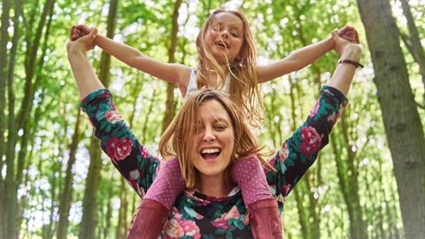 Απρίλιος 2026: μηνιαίες αστρολογικές προβλέψεις για τη μαμά και το παιδί