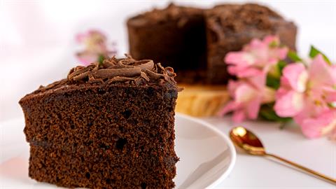 Nηστίσιμο κέικ σοκολάτας με μόνο 3 υλικά και χωρίς μίξερ