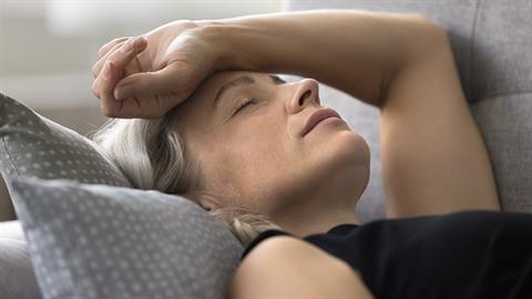 Προεμμηνόπαυση στα 40: μια πραγματικότητα που πολλές γυναίκες δεν περιμένουν