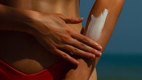 Το μυστικό των skin experts για αντηλιακή προστασία φέτος το καλοκαίρι