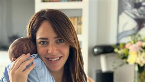 Δ. Μιχαηλίδου: «μαμά είναι να δίνεις κομμάτια του εαυτού σου και να νιώθεις πιο γεμάτη από ποτέ!»