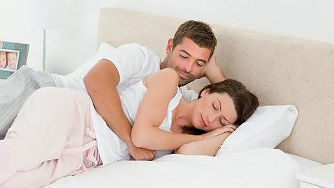 Sexy mama: Πώς θα ξυπνήσετε τον ερωτισμό μετά τη γέννα