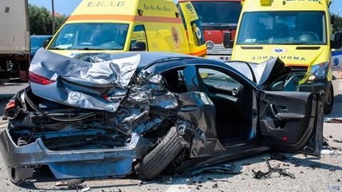 Πρέβεζα: φορτηγό συγκρούστηκε με τρία ΙΧ - οκτώ τραυματίες - δύο παιδιά ανάμεσά τους