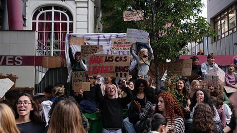 Γαλλία: εκατοντάδες χιλιάδες μαθητές στους δρόμους - διεκδικούν καλύτερα σχολεία 