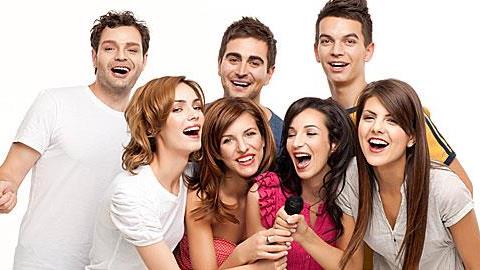 Πώς να περάσετε καλά με φίλους στο σπίτι 