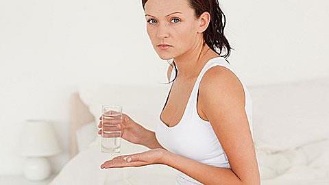 Αντικαταθλιπτικά: Τα πλεονεκτήματα, οι παρενέργειες και η 