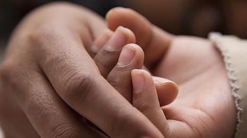 «Η ζωή μου με την Χριστίνα»: Μεγαλώνοντας ένα παιδί με νοητική καθυστέρηση