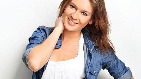 5 απαραίτητες denim αγορές για την άνοιξη