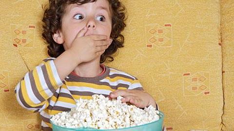 Αιτία παχυσαρκίας η τηλεόραση στο παιδικό δωμάτιο