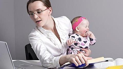 Μαρτυρίες διάσημων μαμάδων: Επιστρέφοντας στη δουλειά μετά την άδεια λοχείας