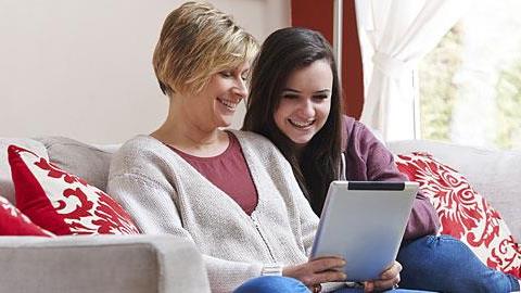 Παιδί στην εφηβεία: Πώς θα έρθετε πιο κοντά