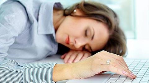 5 τρόποι για να αντιμετωπίσετε την απογευματινή νύστα