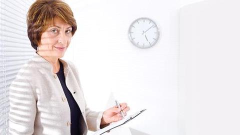 Σύνταξη στα 50 για 600.000 γυναίκες