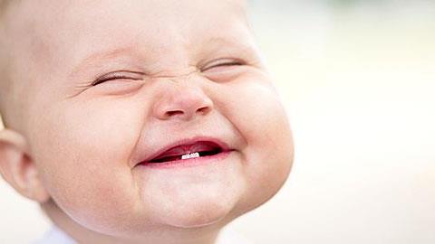 Μωρό: Πώς να καταλάβετε τη γλώσσα σώματός του