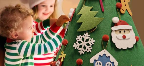 Στολίστε ένα χριστουγεννιάτικο δέντρο που είναι ασφαλές για το παιδί